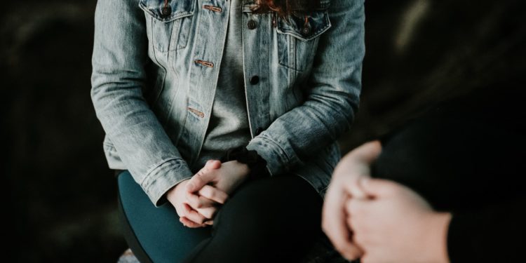 Почему люди с ВИЧ сходят с лечения?